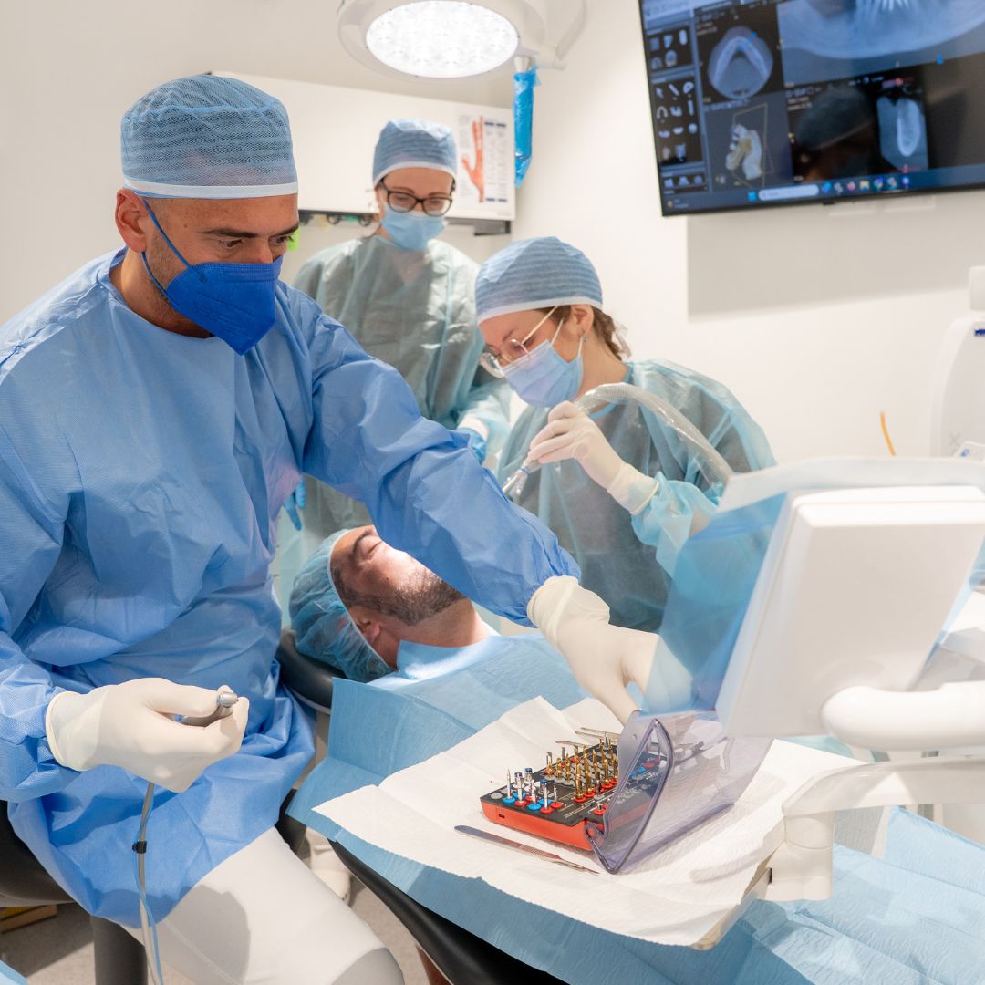 Impianto dentale a Rovereto - Stoffella - come si effettua un impianto dentale